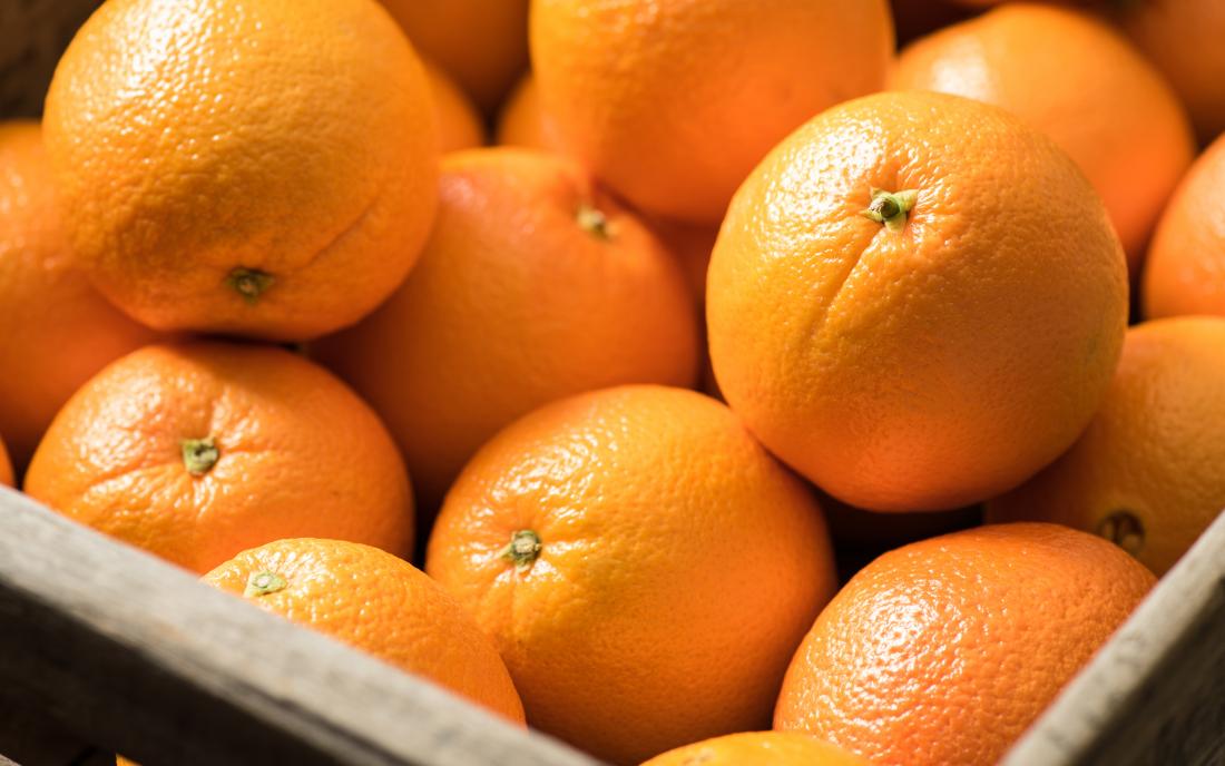 Oranges fraîches et vitaminées disponibles à la pièce ou au kilo